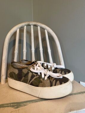 Steve Madden Emmi Camo Platform Sneakers